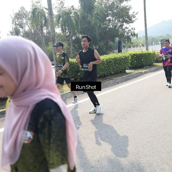 Runner Photo 6940026