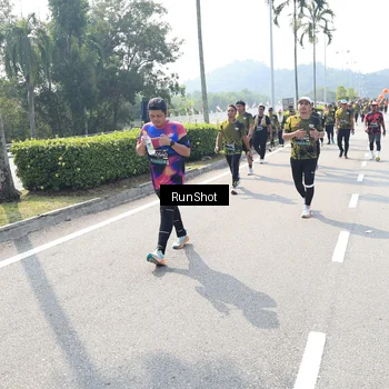 Runner Photo 6940034