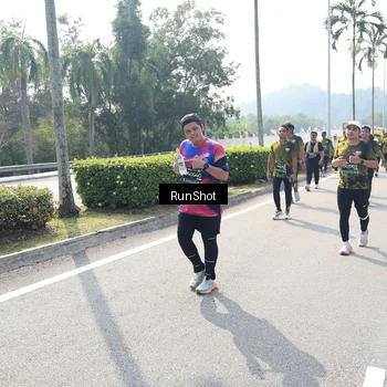 Runner Photo 6940035