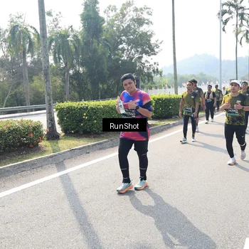 Runner Photo 6940036