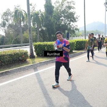 Runner Photo 6940039