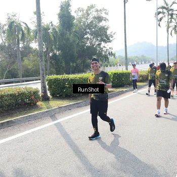 Runner Photo 6940117