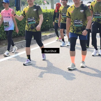 Runner Photo 6940135