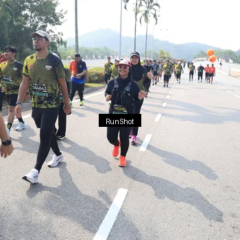 Runner Photo 6940152