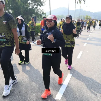 Runner Photo 6940159