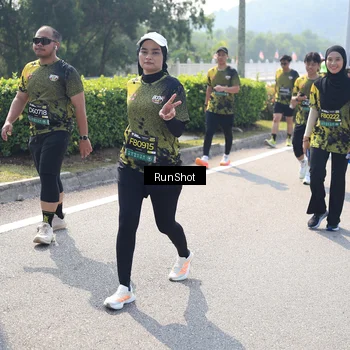 Runner Photo 6940201