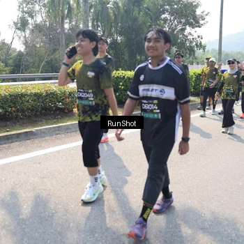 Runner Photo 6940218