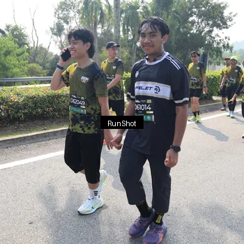 Runner Photo 6940235