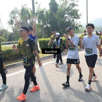 Runner Photo 6940251