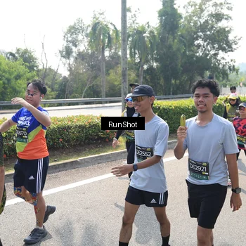 Runner Photo 6940257