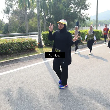 Runner Photo 6940338