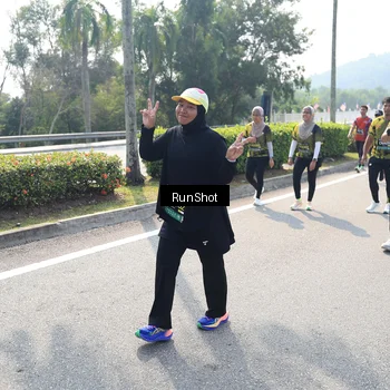 Runner Photo 6940343