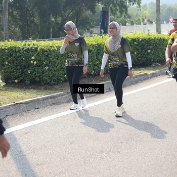 Runner Photo 6940345