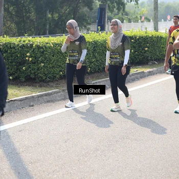 Runner Photo 6940356