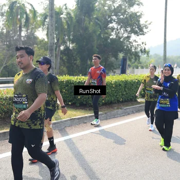 Runner Photo 6940380