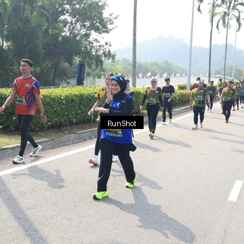 Runner Photo 6940381