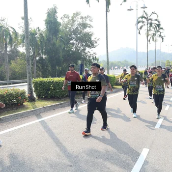 Runner Photo 6940435