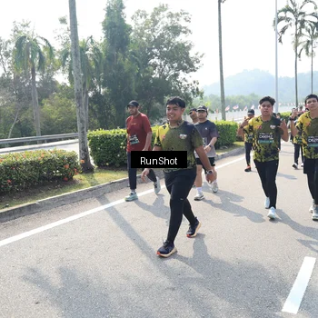 Runner Photo 6940443