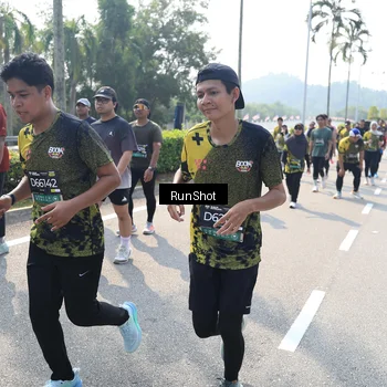Runner Photo 6940455