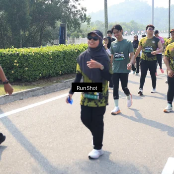 Runner Photo 6940480