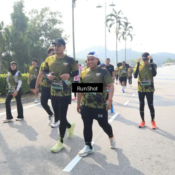 Runner Photo 6940499
