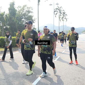 Runner Photo 6940500
