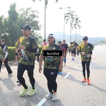 Runner Photo 6940502