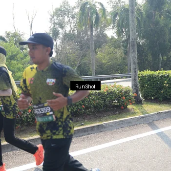 Runner Photo 6940624