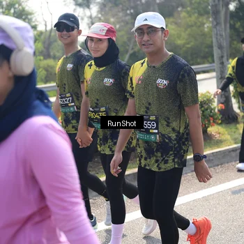 Runner Photo 6940738