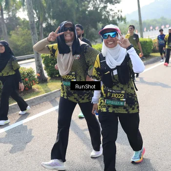 Runner Photo 6940749