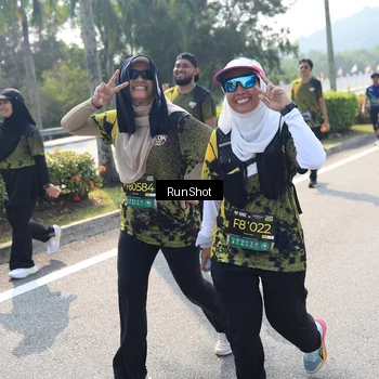 Runner Photo 6940752