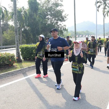 Runner Photo 6940802