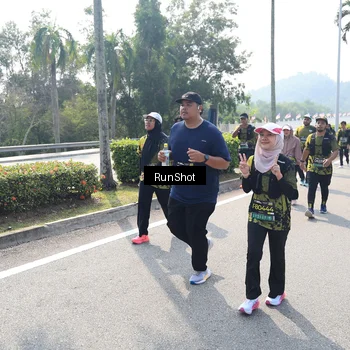 Runner Photo 6940811