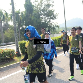 Runner Photo 6940903