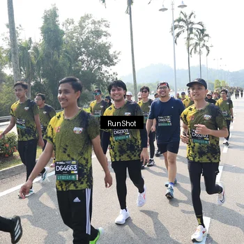 Runner Photo 6940912