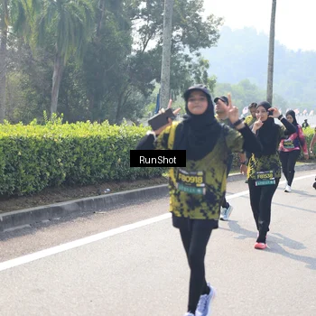 Runner Photo 6941080