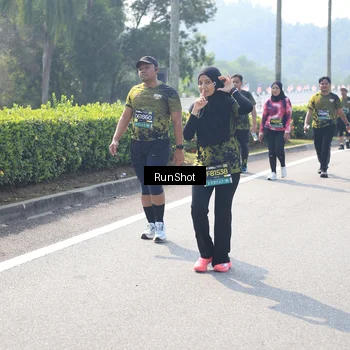 Runner Photo 6941100
