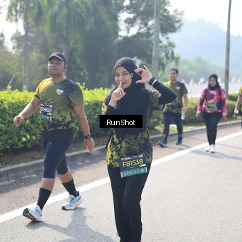 Runner Photo 6941105