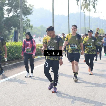 Runner Photo 6941137