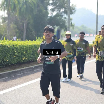 Runner Photo 6941180