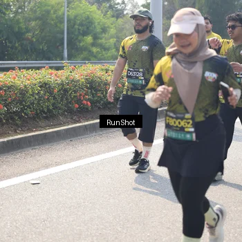 Runner Photo 6941244