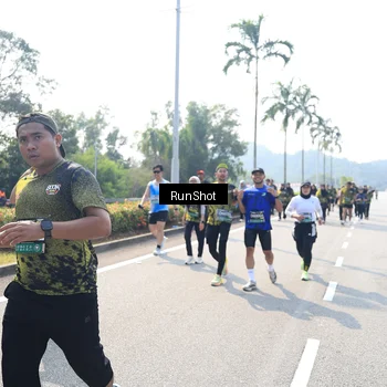 Runner Photo 6941315