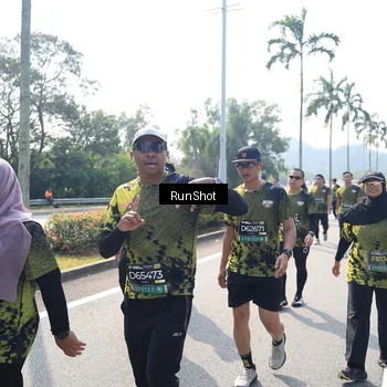 Runner Photo 6941444