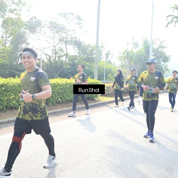 Runner Photo 6941476