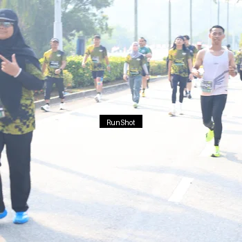 Runner Photo 6941514