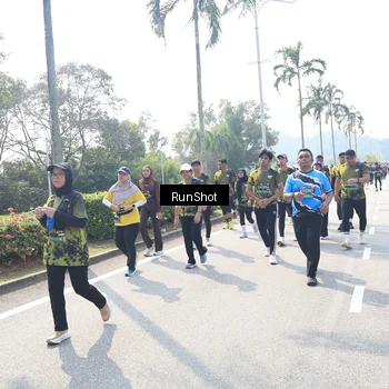 Runner Photo 6941625