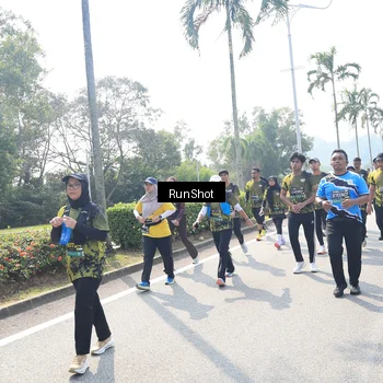 Runner Photo 6941626