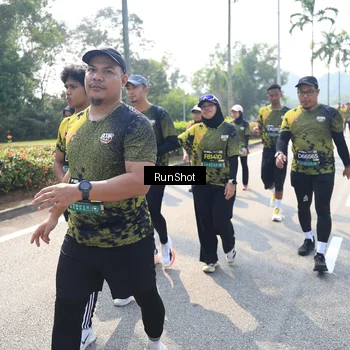 Runner Photo 6941659