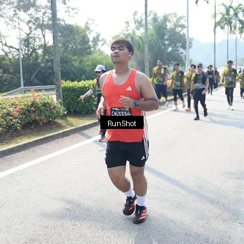 Runner Photo 6941750