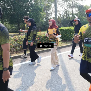Runner Photo 6941864